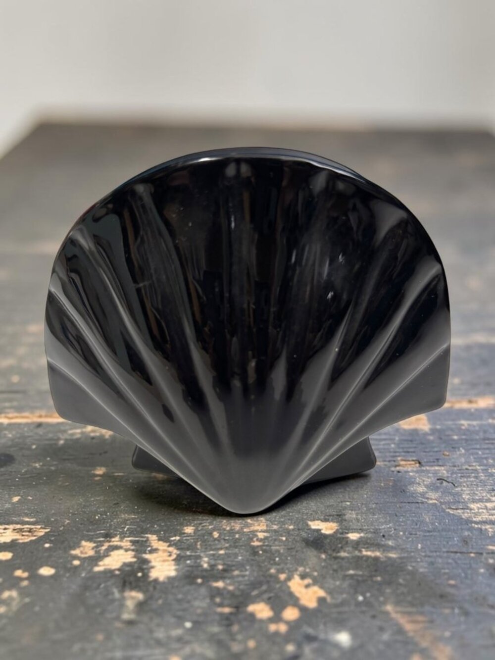 Vintage 80's Black Ceramic Clam Shell-Shaped Toothbrush Holder